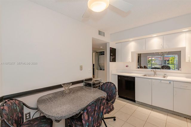 1200 SW 137th Avenue 402E, Pembroke Pines, FL 33027