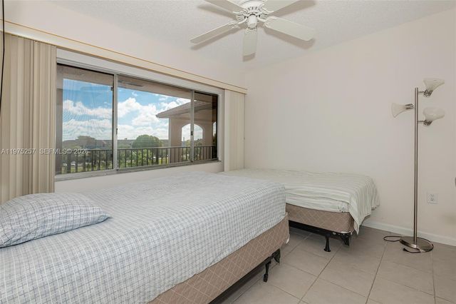 1200 SW 137th Avenue 402E, Pembroke Pines, FL 33027