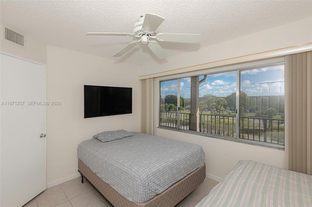 1200 SW 137th Avenue 402E, Pembroke Pines, FL 33027