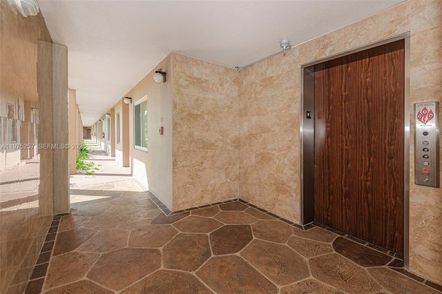 1200 SW 137th Avenue 402E, Pembroke Pines, FL 33027