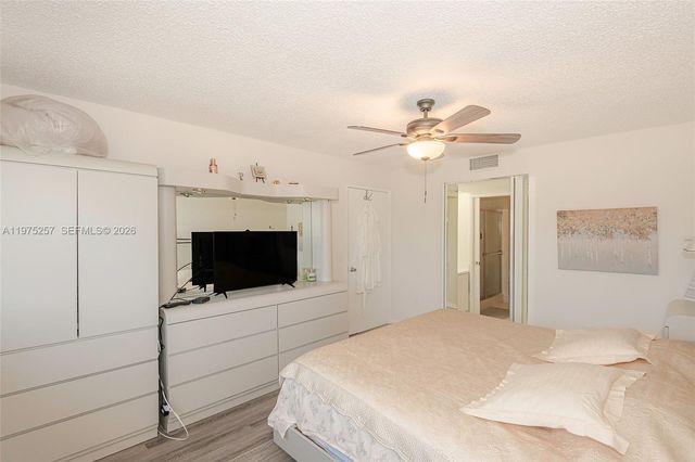 1200 SW 137th Avenue 402E, Pembroke Pines, FL 33027