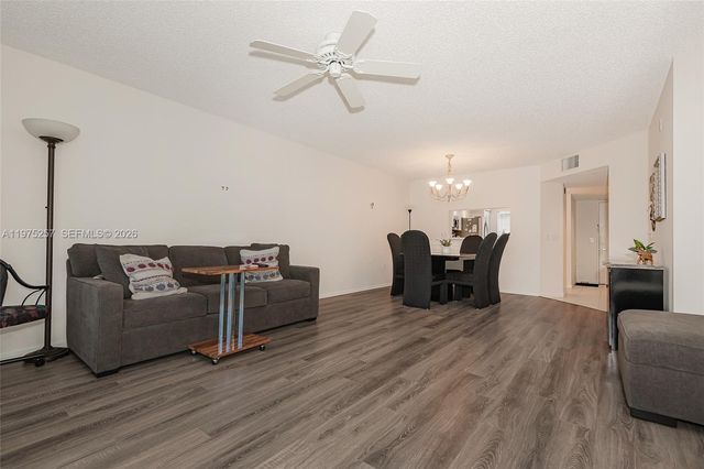 1200 SW 137th Avenue 402E, Pembroke Pines, FL 33027