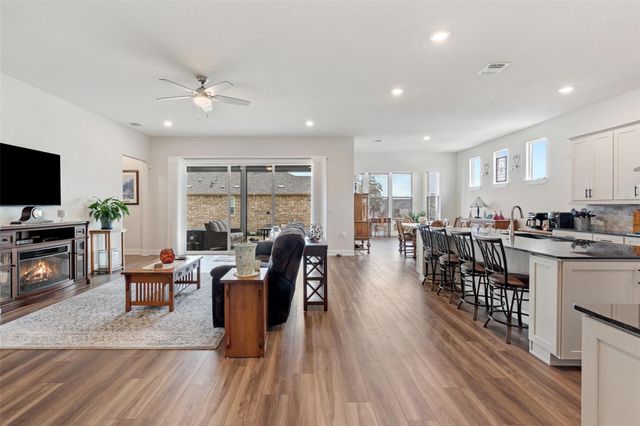 400 Martingale ST, Georgetown, TX 78633