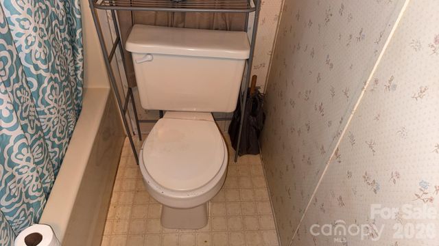 468 Long Branch Road, Green Mountain, NC 28740