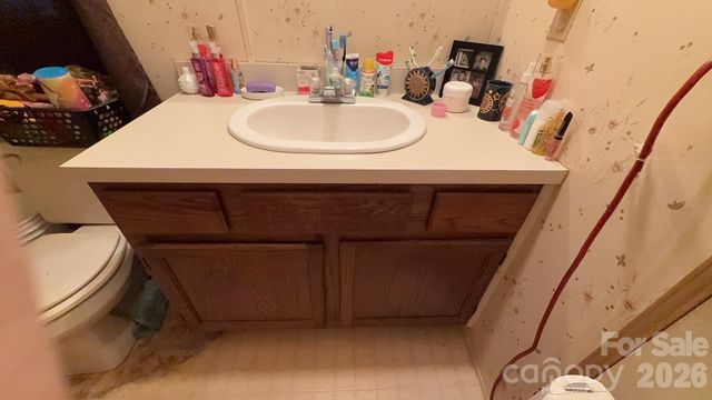 468 Long Branch Road, Green Mountain, NC 28740