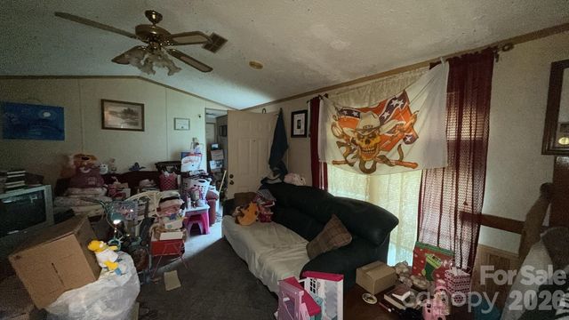 468 Long Branch Road, Green Mountain, NC 28740