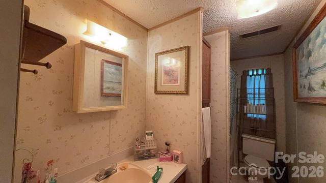 468 Long Branch Road, Green Mountain, NC 28740
