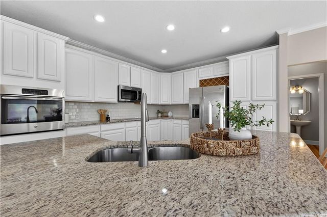 14543 Mohawk Road, Overland Park, KS 66224