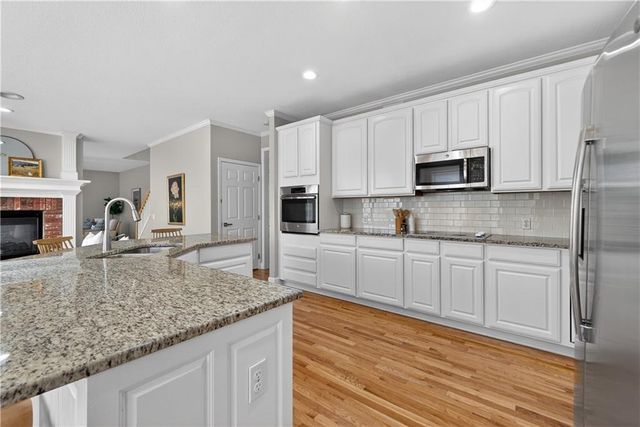 14543 Mohawk Road, Overland Park, KS 66224