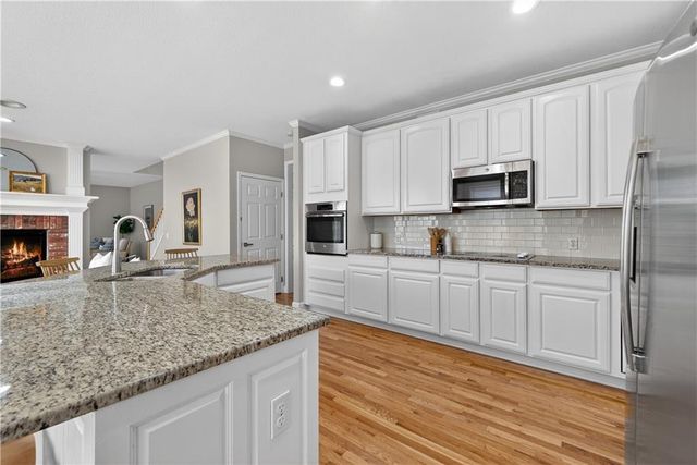 14543 Mohawk Road, Overland Park, KS 66224