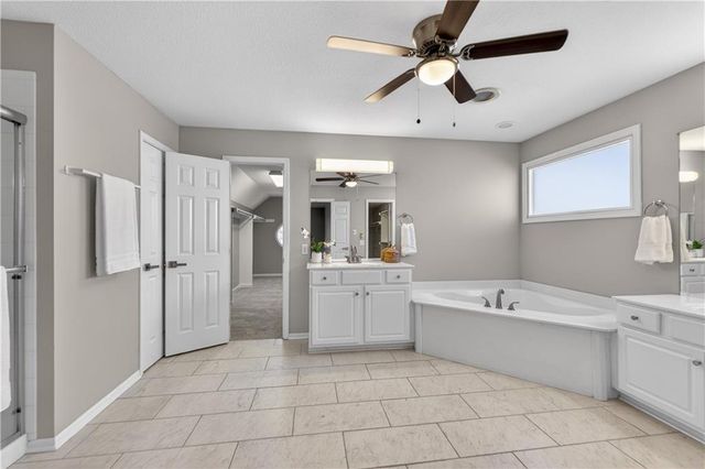 14543 Mohawk Road, Overland Park, KS 66224