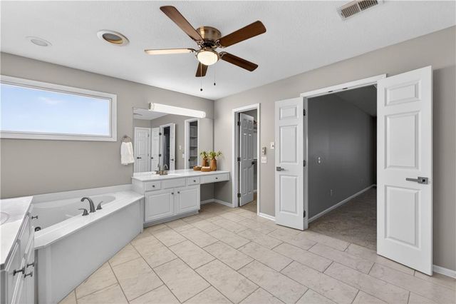 14543 Mohawk Road, Overland Park, KS 66224