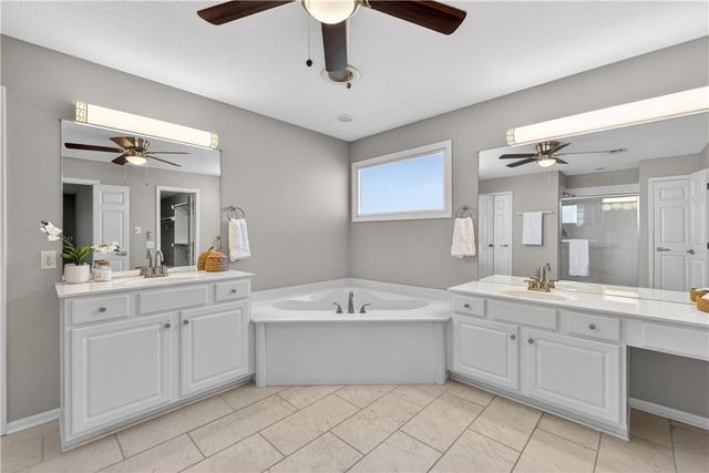 14543 Mohawk Road, Overland Park, KS 66224