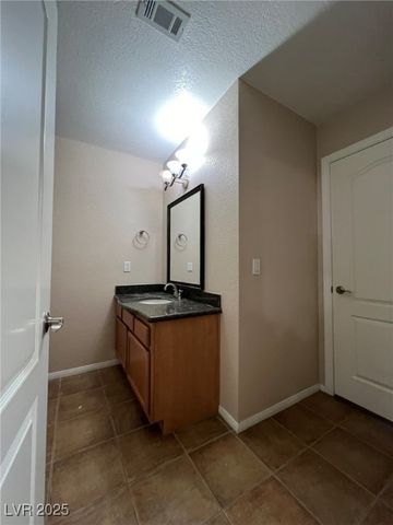 9325 West Desert Inn Road 206, Las Vegas, NV 89117