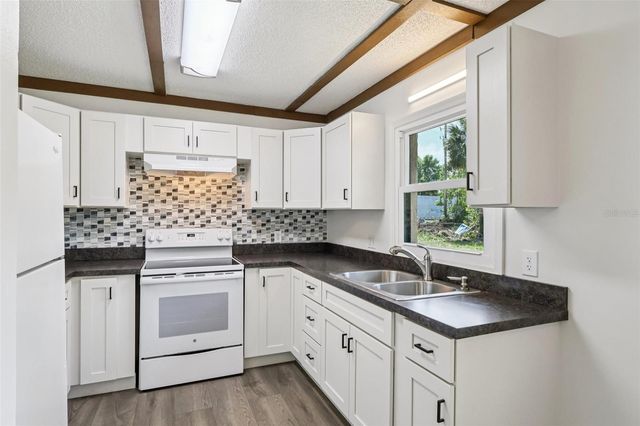 6814 BATTLEFIELD PARKWAY, Bushnell, FL 33513