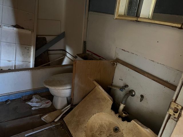 1081 Tomlinson Rd, Lonoke, AR 72086