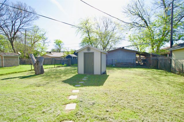 1120 Holt Avenue, Waco, TX 76706