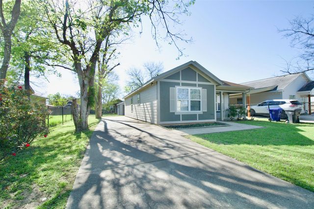 1120 Holt Avenue, Waco, TX 76706