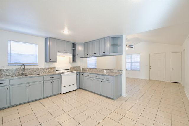 1120 Holt Avenue, Waco, TX 76706