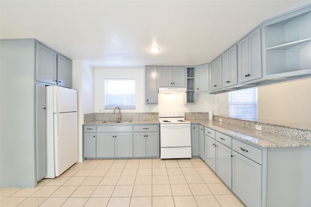 1120 Holt Avenue, Waco, TX 76706