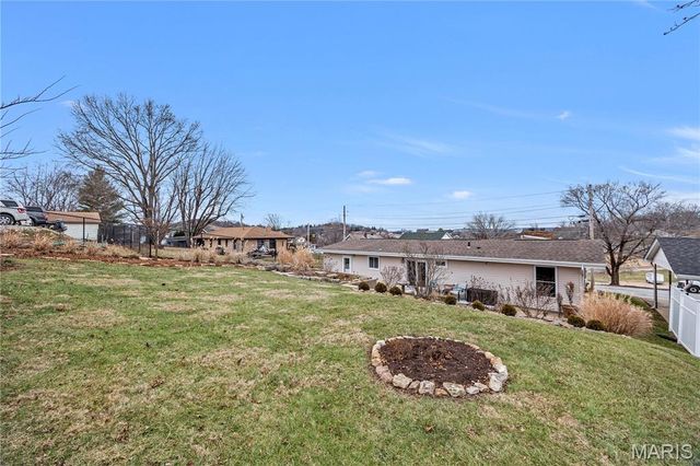 128 E 11th Street, Hermann, MO 65041