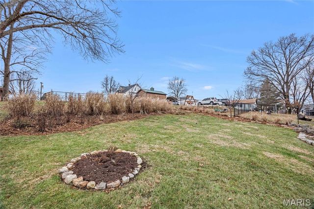 128 E 11th Street, Hermann, MO 65041