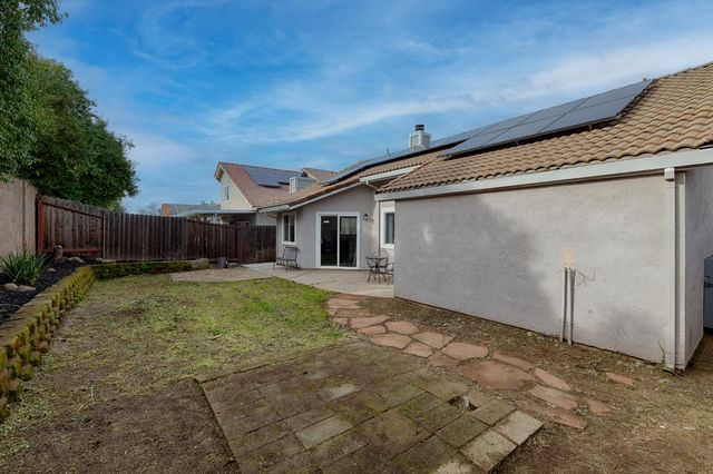 2420 Inverness Dr, Lincoln, CA 95648