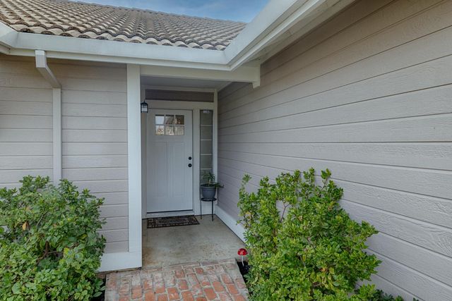 2420 Inverness Dr, Lincoln, CA 95648