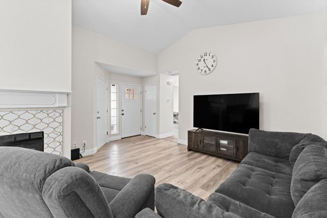 2420 Inverness Dr, Lincoln, CA 95648