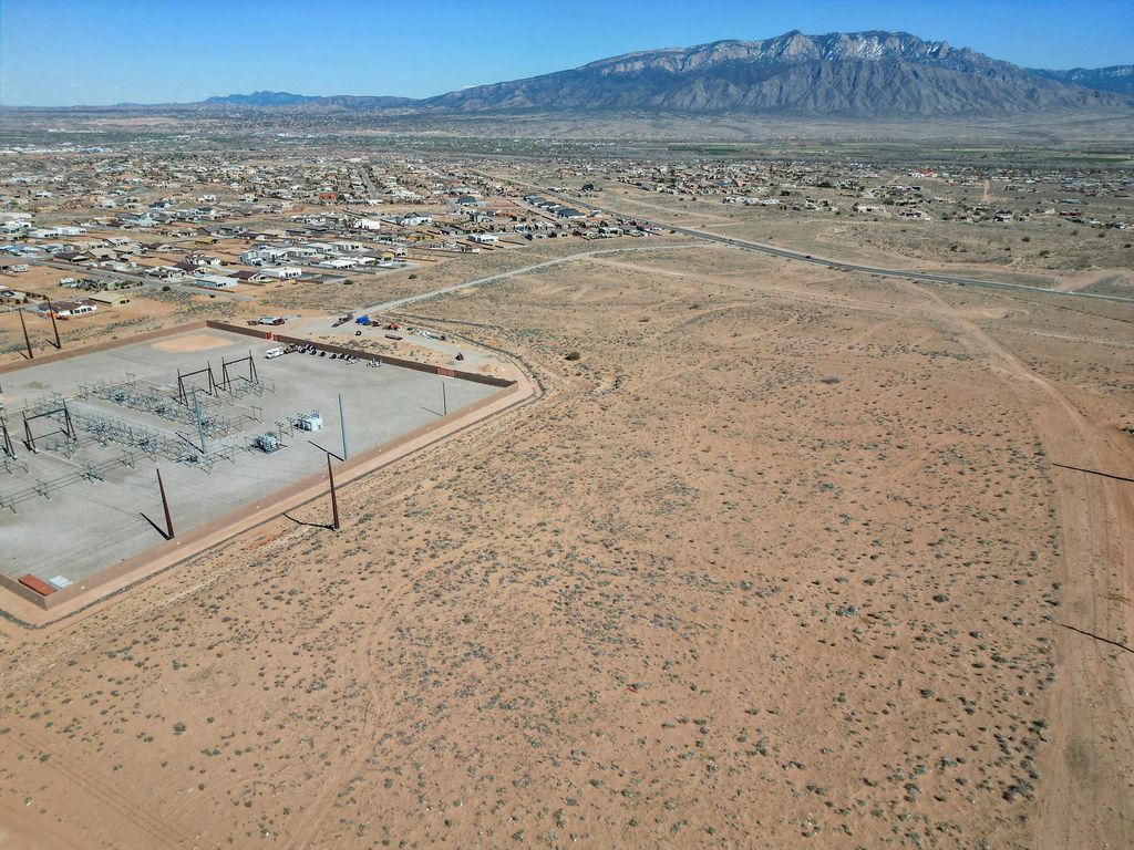 5800 Seminole Drive NE, Rio Rancho, NM 87144