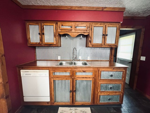297 Oak Street, Russell Springs, KY 42642