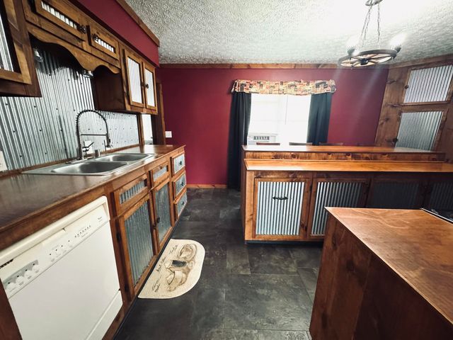 297 Oak Street, Russell Springs, KY 42642