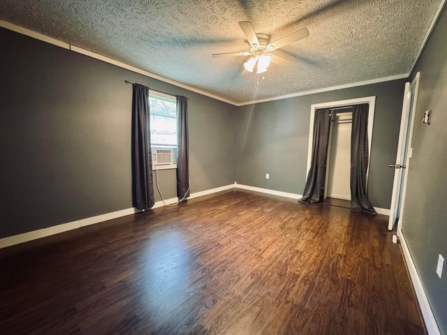 297 Oak Street, Russell Springs, KY 42642