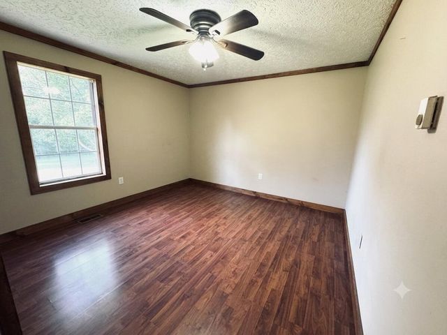 297 Oak Street, Russell Springs, KY 42642