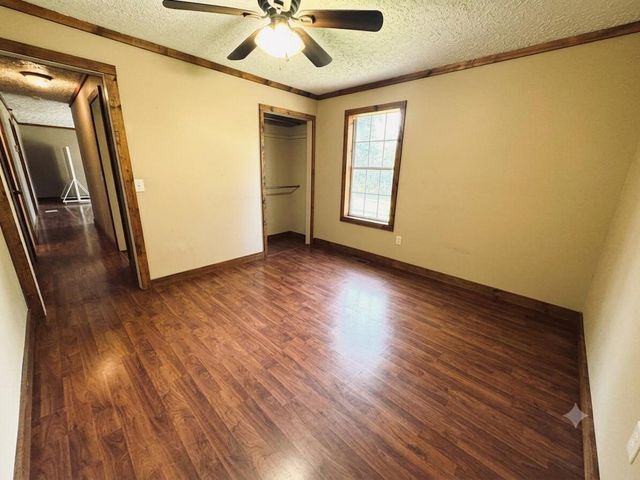 297 Oak Street, Russell Springs, KY 42642
