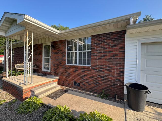 297 Oak Street, Russell Springs, KY 42642