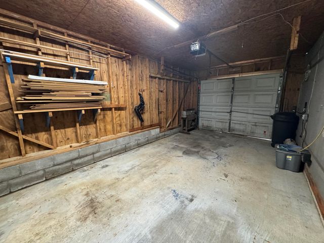 297 Oak Street, Russell Springs, KY 42642