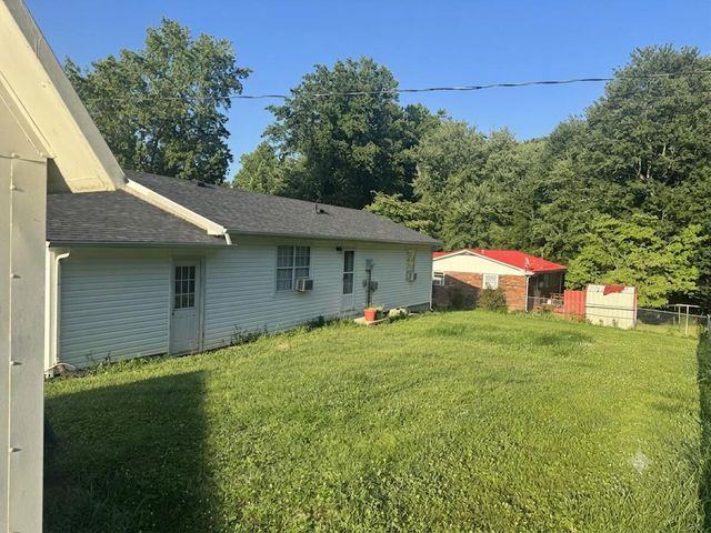 297 Oak Street, Russell Springs, KY 42642