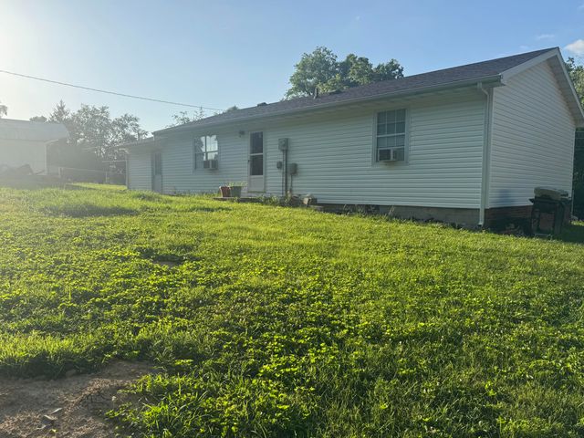297 Oak Street, Russell Springs, KY 42642