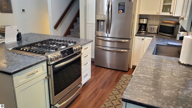 7967 Sunset Drive, Traverse City, MI 49685