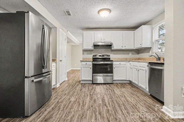 409 Vista Grande Circle, Charlotte, NC 28226