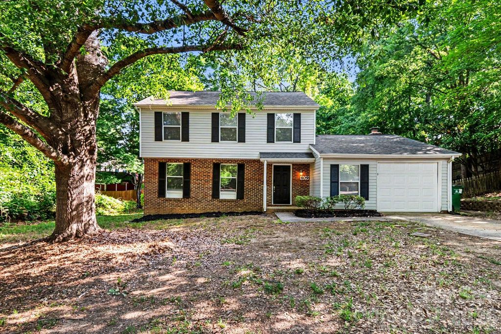 409 Vista Grande Circle, Charlotte, NC 28226