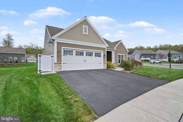 1025 RIVERSTONE CIR, Lebanon, PA 17042