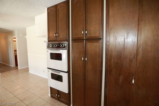 2725 Colanthe Avenue, Las Vegas, NV 89102