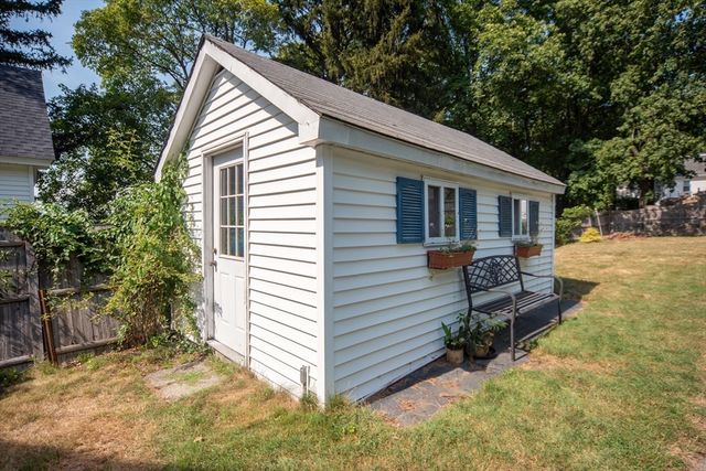 20 Oak Court, Clinton, MA 01510