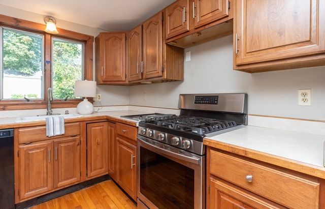 20 Oak Court, Clinton, MA 01510