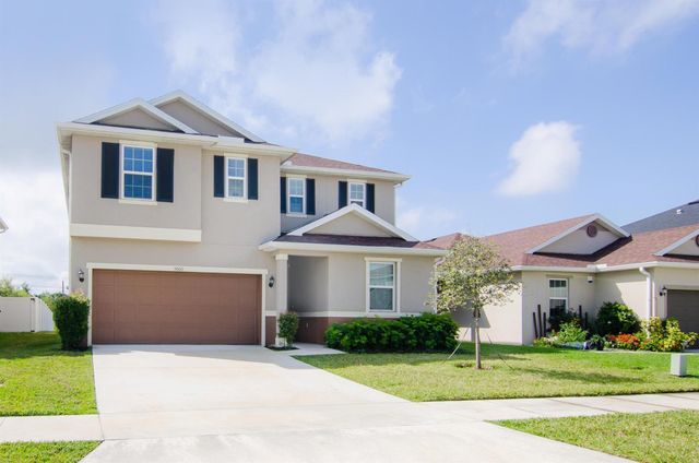 5600 NW Pine Trail Circle, Port St Lucie, FL 34983