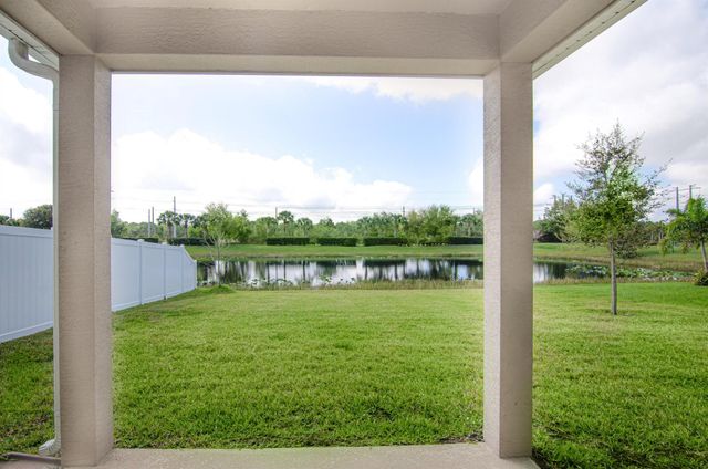 5600 NW Pine Trail Circle, Port St Lucie, FL 34983