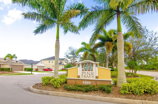 5600 NW Pine Trail Circle, Port St Lucie, FL 34983