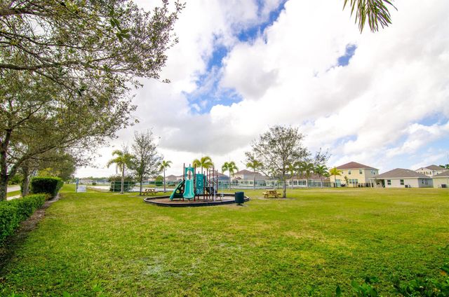 5600 NW Pine Trail Circle, Port St Lucie, FL 34983